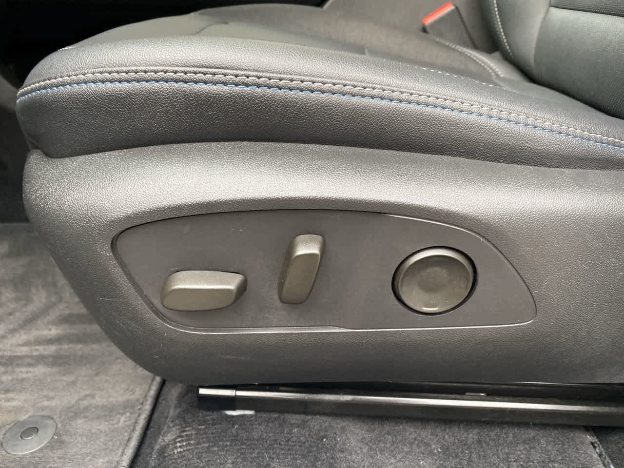 Used 2024 Chevrolet Equinox EV LT AWD/4WD image 14