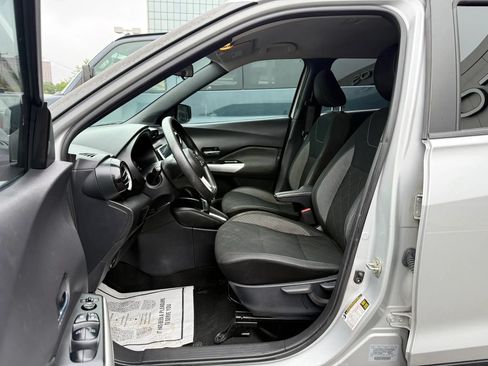 Used 2020 Nissan Kicks SV FWD image 10
