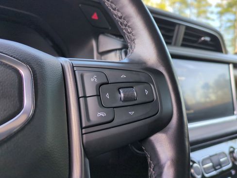 Used 2023 GMC Yukon XL Denali Ultimate image 19