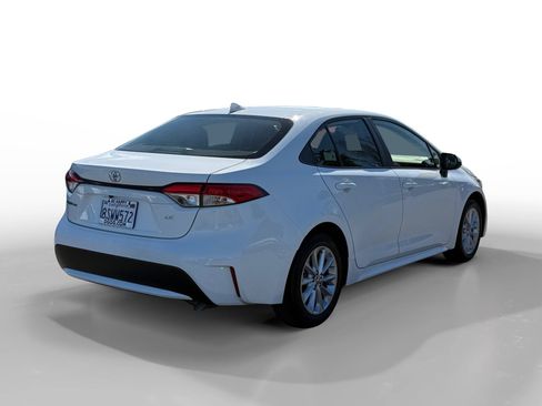 Used 2020 Toyota Corolla LE w/ LE Convenience Package image 5