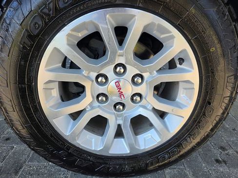 Used 2018 GMC Sierra 1500 SLT AWD/4WD image 8