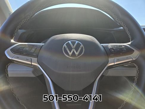 Used 2024 Volkswagen Taos SEL image 35