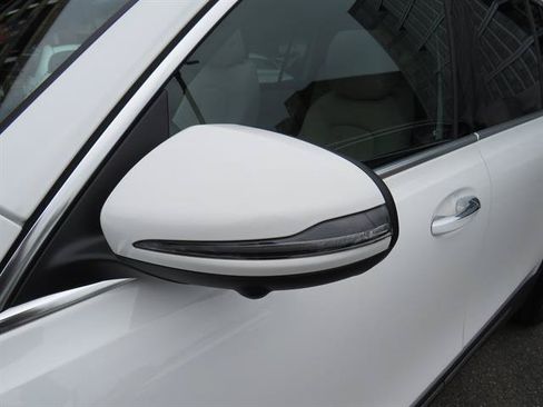 Used 2026 Mercedes-Benz GLB 250 4MATIC image 27