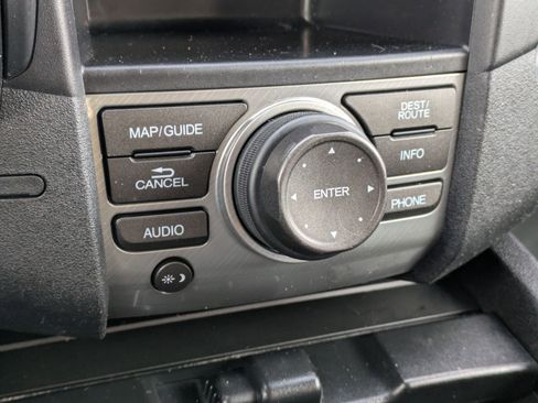 Used 2015 Honda Pilot Touring image 18