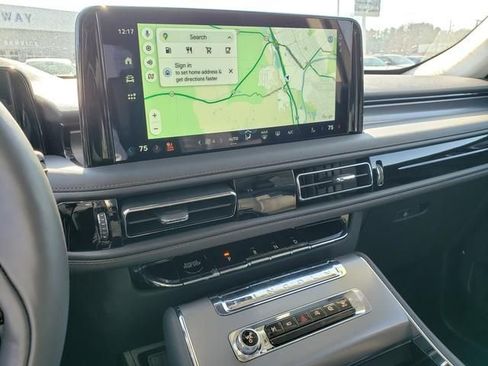 New 2026 Lincoln Aviator AWD w/ Jet Appearance Package image 21