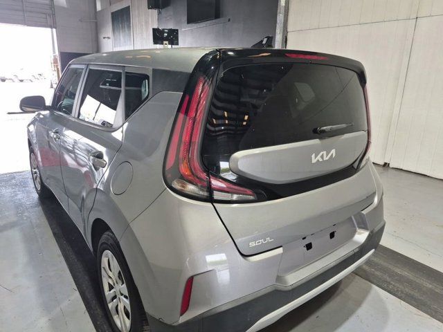 Certified 2023 Kia Soul LX FWD image 3