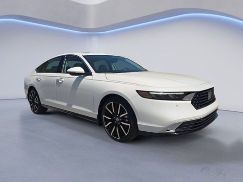New 2026 Honda Accord Touring image 7