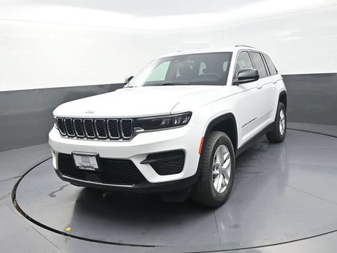 Used 2026 Jeep Grand Cherokee Laredo X AWD/4WD image 5