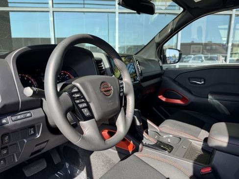 Used 2024 Nissan Frontier Pro-X w/ Pro Convenience Package image 31