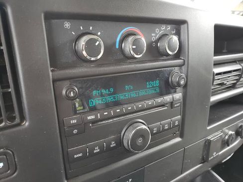 Used 2015 Chevrolet Express 2500 image 20