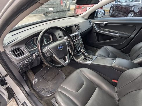 Used 2015 Volvo V60 T5 Premier image 14