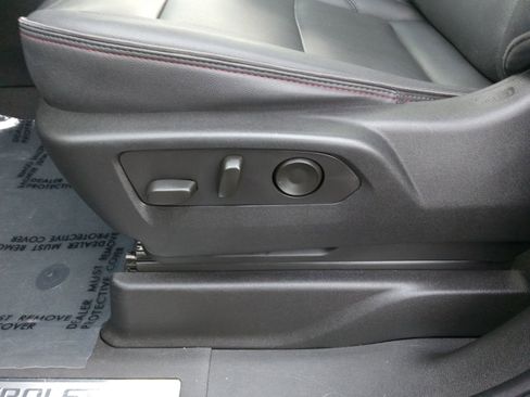 Used 2023 Chevrolet Suburban RST w/ Luxury Package image 21