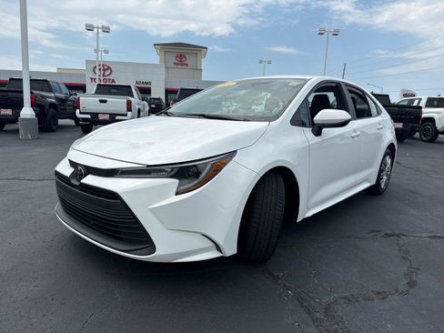 Used 2024 Toyota Corolla LE FWD image 4