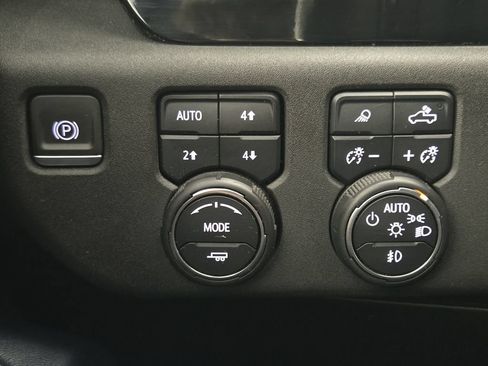 Used 2023 Chevrolet Silverado 1500 High Country w/ Z71 Off-Road Package AWD/4WD image 22