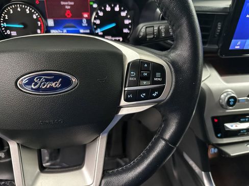 Used 2022 Ford Explorer XLT w/ Equipment Group 202A image 16