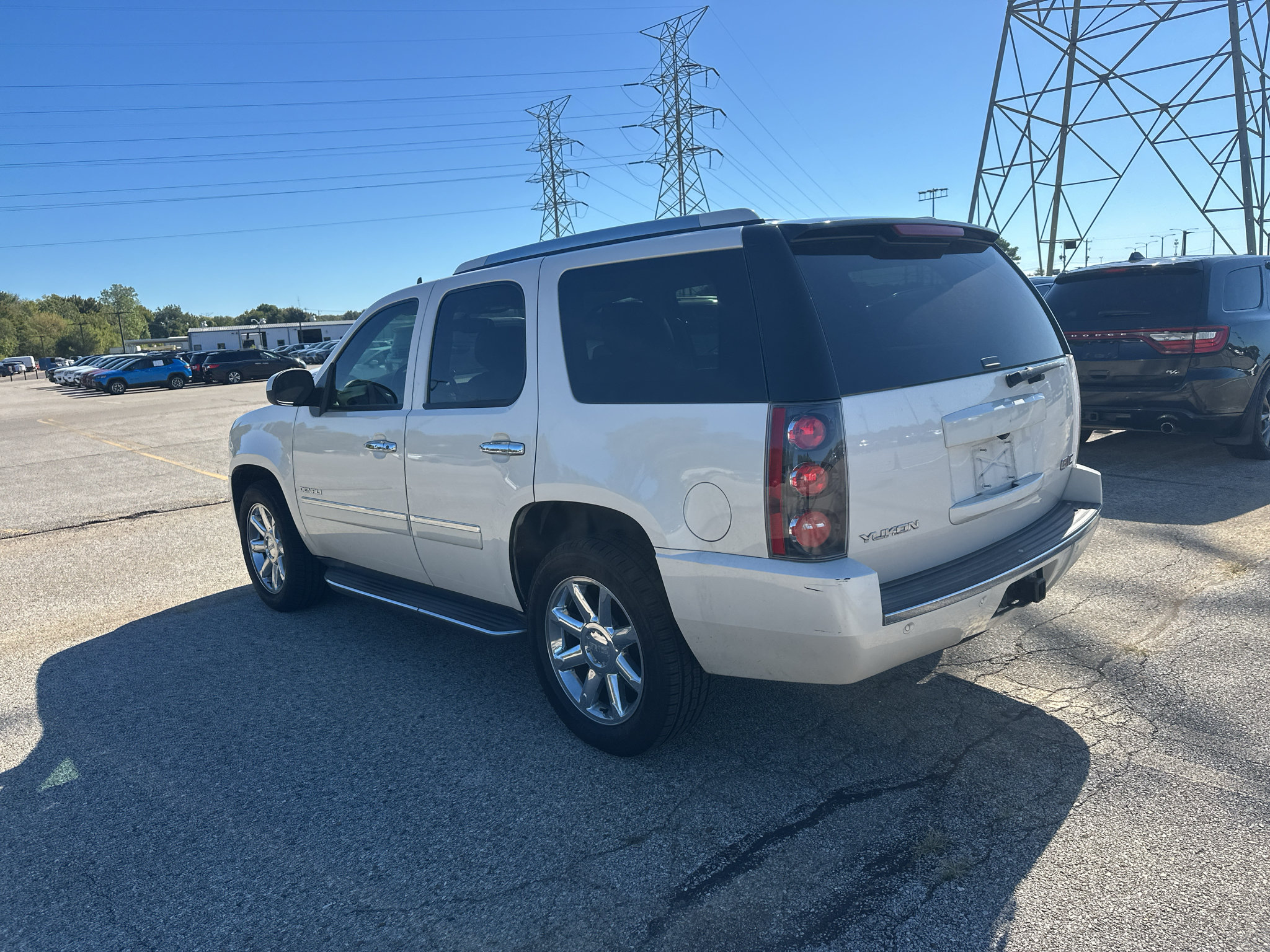 Used 2014 GMC Yukon Denali RWD image 14