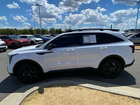 Certified 2025 Kia Sorento X-Line EX AWD/4WD image 4