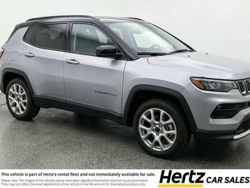 Used 2025 Jeep Compass Limited image 1