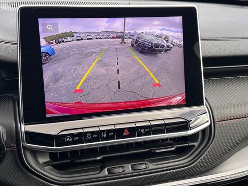 Used 2024 Jeep Compass Trailhawk image 21