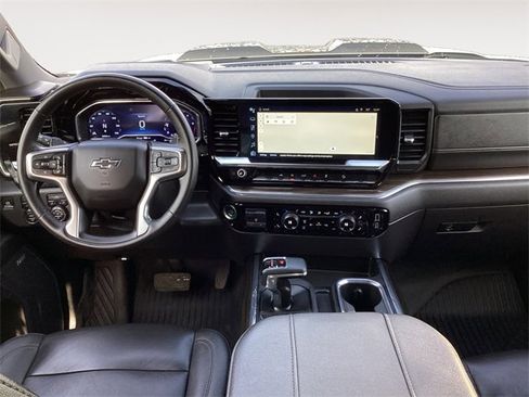 Used 2024 Chevrolet Silverado 1500 LT Trail Boss w/ Convenience Package II image 10