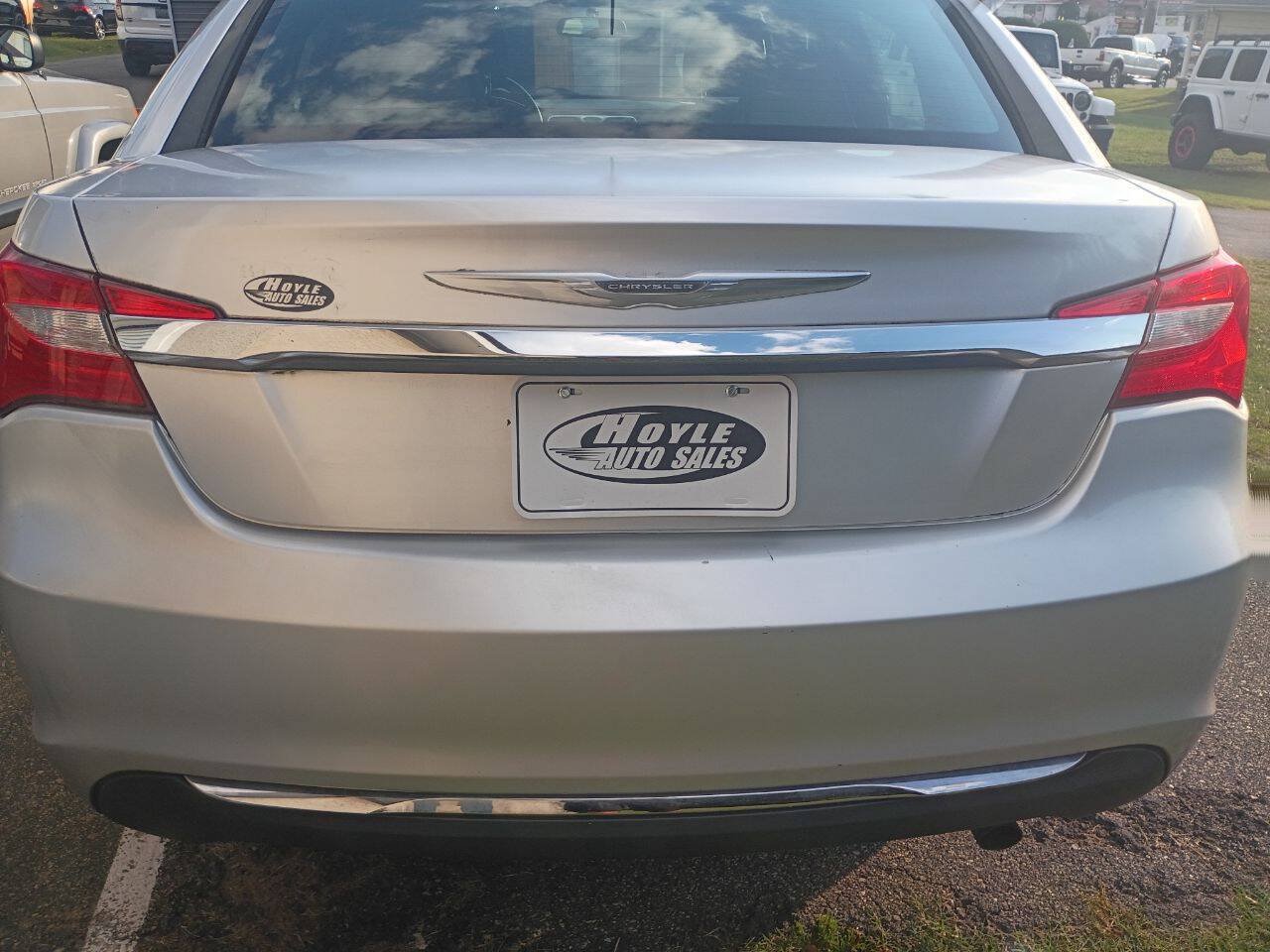 Used 2011 Chrysler 200 LX FWD image 7