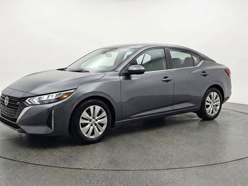 Used 2025 Nissan Sentra S image 3
