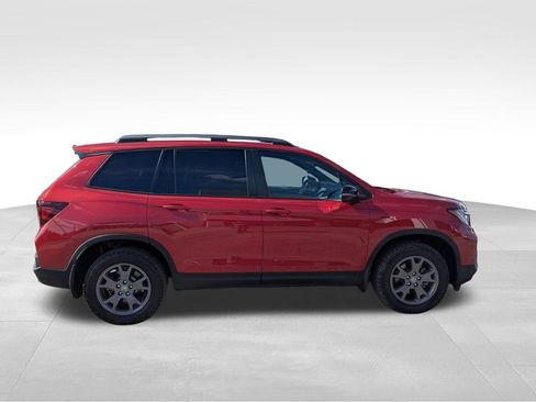 Used 2024 Honda Passport TrailSport image 3