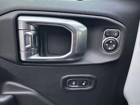 Used 2022 Jeep Wrangler Unlimited Sport image 18