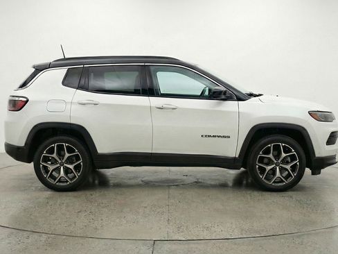 Used 2025 Jeep Compass Limited AWD/4WD image 11