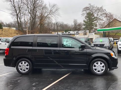 Used 2017 Dodge Grand Caravan SXT image 6