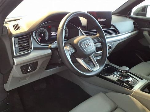 Certified 2025 Audi Q5 2.0T Premium AWD/4WD image 9