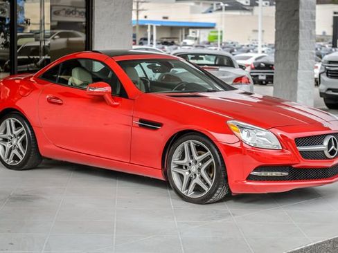 Used 2015 Mercedes-Benz SLK 250 image 4