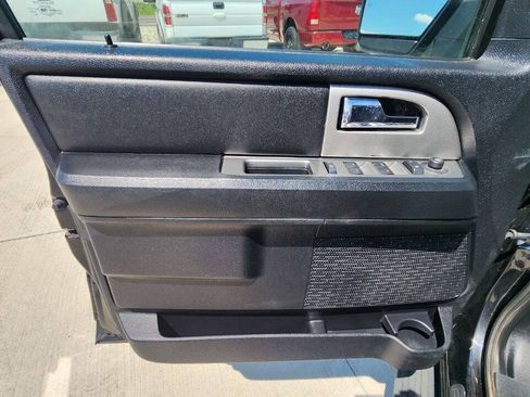 Used 2016 Ford Expedition XLT AWD/4WD image 10