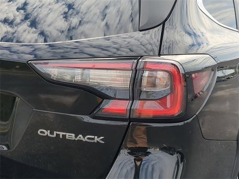 Used 2024 Subaru Outback Limited image 11