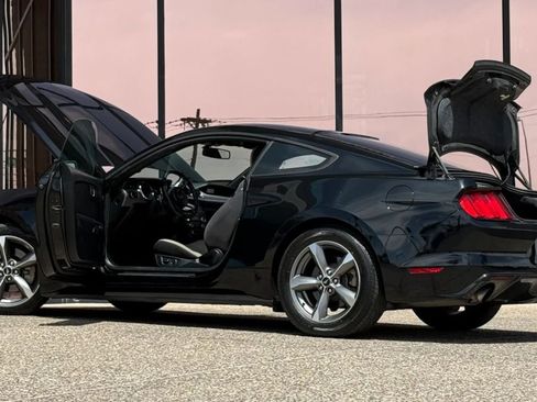 Used 2016 Ford Mustang Coupe RWD image 29