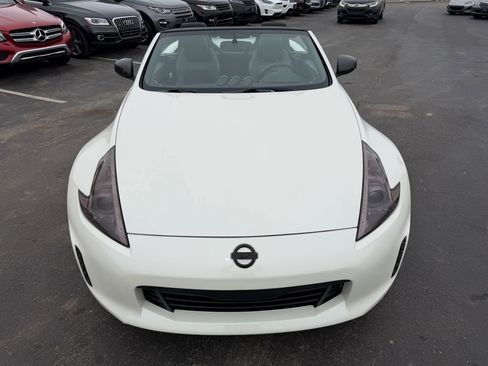 Used 2014 Nissan 370Z Touring w/ Sport Package RWD image 9