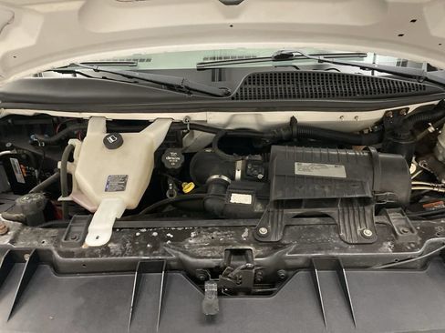 Used 2017 GMC Savana 2500 RWD image 17