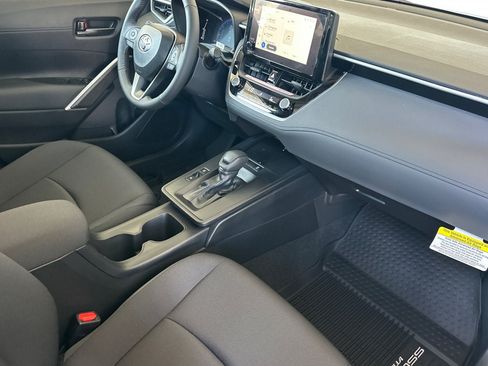 New 2026 Toyota Corolla Cross LE FWD image 17