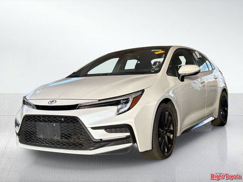Certified 2025 Toyota Corolla SE FWD image 2