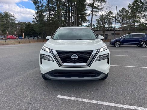 Used 2023 Nissan Rogue SV image 4