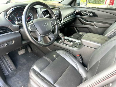 Used 2023 Chevrolet Traverse RS AWD/4WD image 18