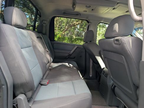 Used 2005 Nissan Titan SE w/ (W01) Utility Bed Pkg RWD image 15