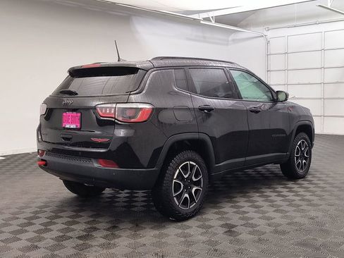 Used 2024 Jeep Compass Trailhawk image 8
