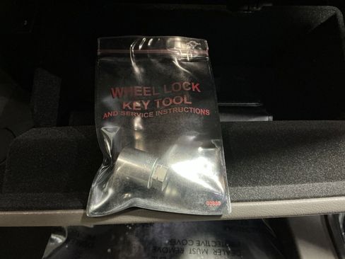 Used 2023 Lincoln Aviator Reserve w/ Elements Package Plus image 31