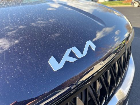 New 2026 Kia Carnival EX image 15