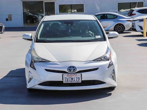 Used 2016 Toyota Prius Three Touring FWD image 2