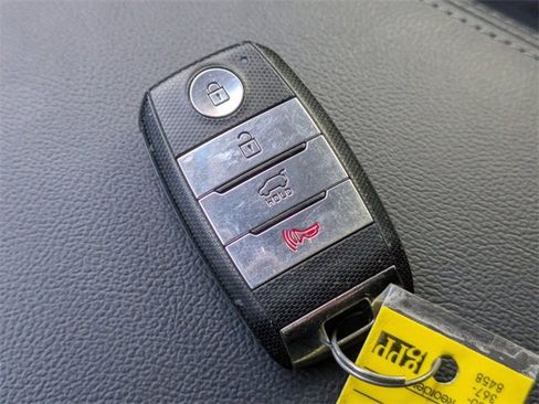 Used 2019 Kia Sorento SX image 36