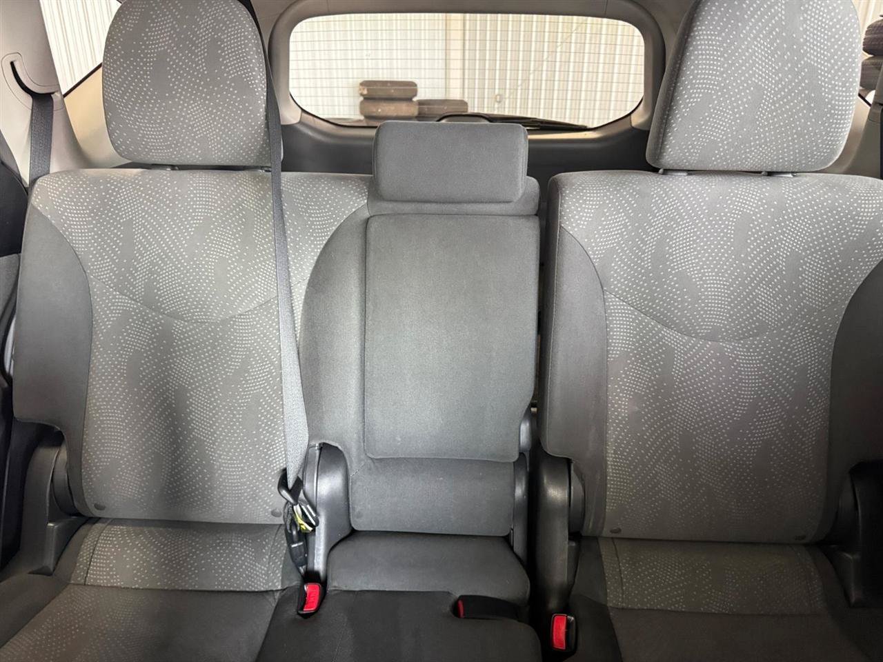 Used 2012 Toyota Prius V Three FWD image 4