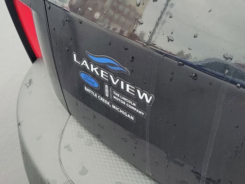 Used 2024 Ford Escape SE image 26