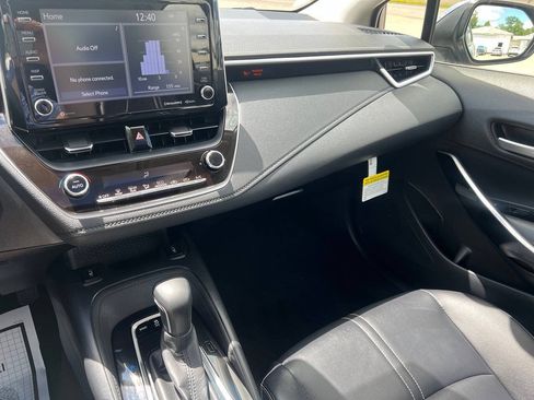 Used 2020 Toyota Corolla XLE FWD image 14
